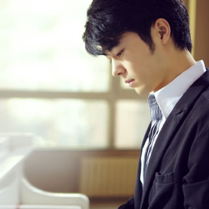 小孩半夜喂姐姐吃睾丸
